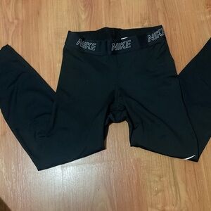 Women’s Nike mid calf leggings